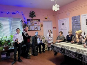 Поздравление от ансамбля «Суничка»