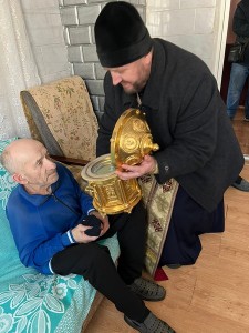 Ковчег с частицами мощей святой блаженной Матроны Московской посетил отделения для пожилых людей